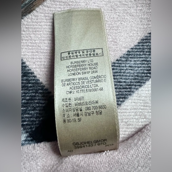 Burberry Pink Giant Check Cashmere Scarf - Picture 4 of 6